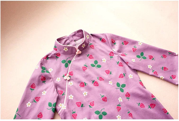 MID SLEEVE STRAWBERRY PRINT DRESS IN PURPLE