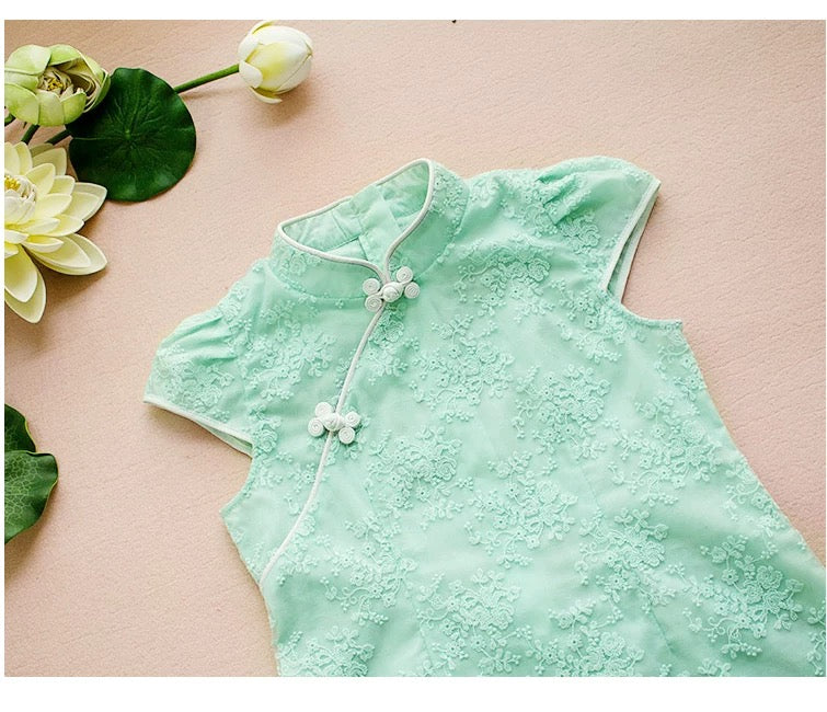 SLEEVELESS MINT LACE SHIFT DRESS