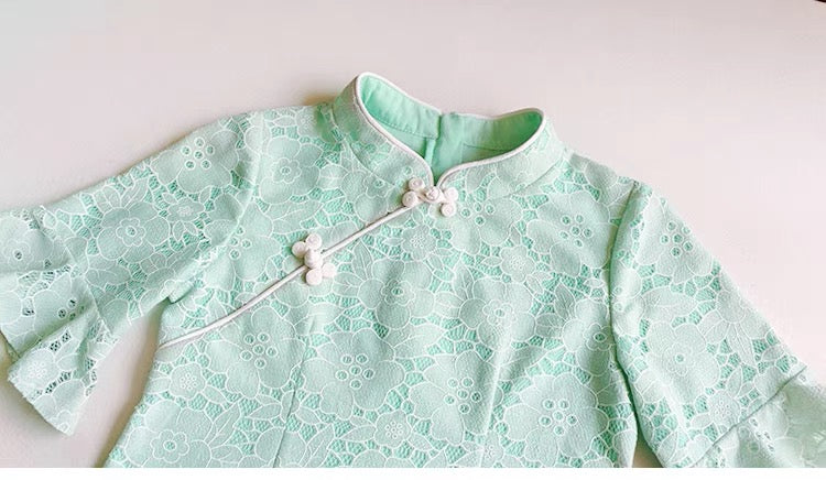 RUFFLE SLEEVE MINT EYELET SHIFT DRESS